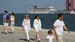 Cruise tipping charges are 'out of control,' say passengers as companies tout 'exceptional service' Adelaide Accountant